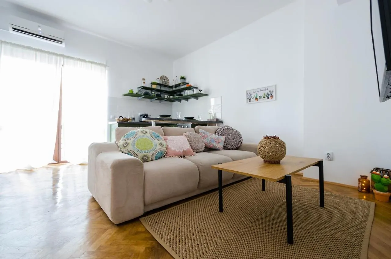 University One Bedroom Loft With Terrace contacts